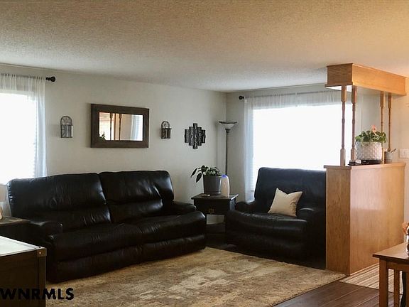 4th image of 33 Brentwood Ct