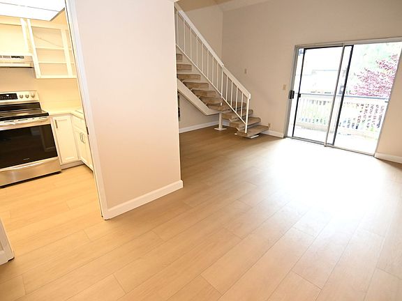 4th image of 1034 Summermist Ct
