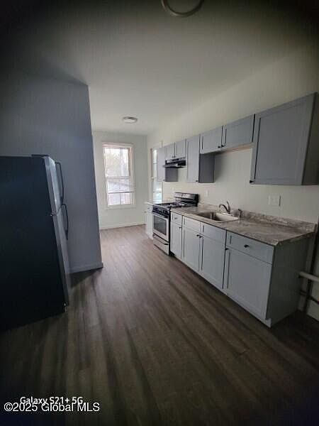 3rd image of 22 1/2 Union Avenue