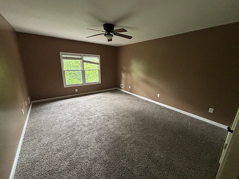 10601 Taylor Farm Ct — Photo 15
