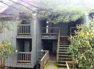 9360 S Lake Ridge Dr, Bloomington, IN 47401