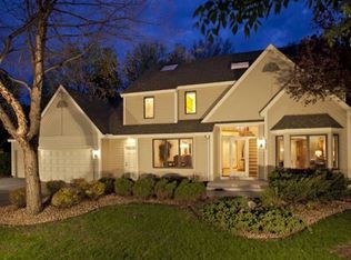 2324 Vernon Cir, Minnetonka, MN 55305