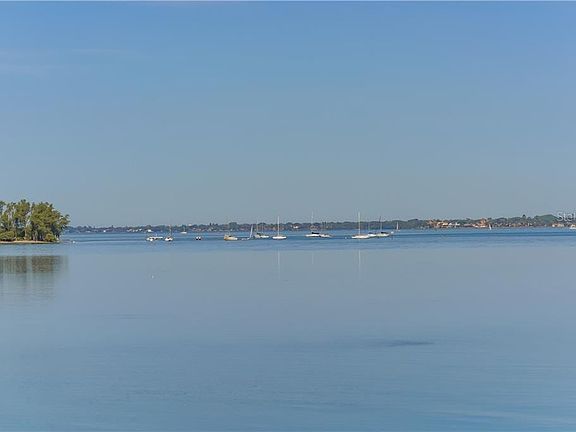 4th image of 765 John Ringling Blvd #26CLAR