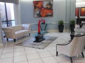 1000 Saint Charles Pl