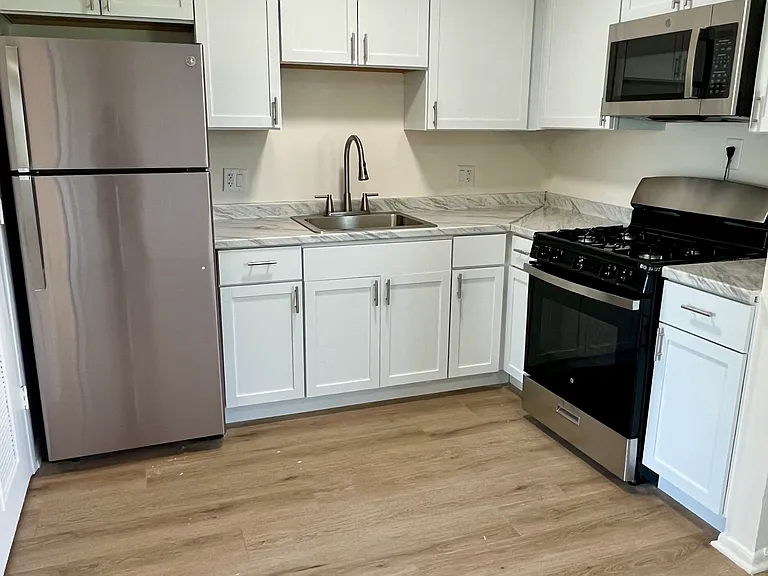 Titan Pointe Apartments — Photo 18