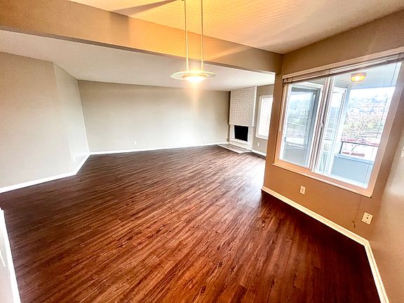 4th image of 2663 Thorndyke Ave W APT 401