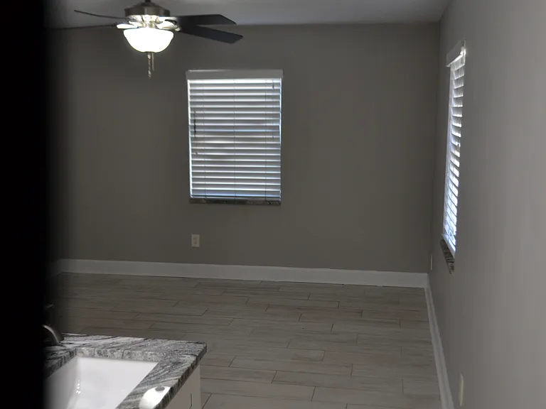 6204 W Knights Griffin Rd — Photo 9