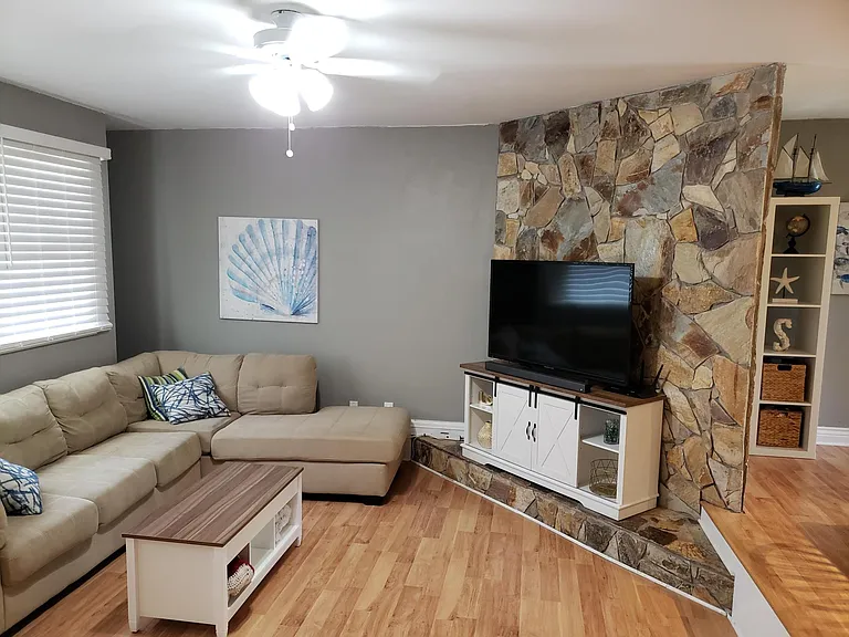 1074 Citrus Ave NE — Photo 18