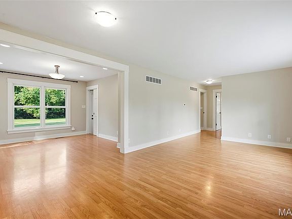 4th image of 200 Brookside Ln