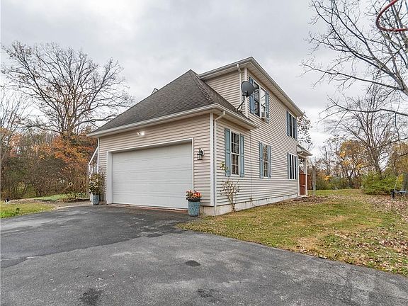 3rd image of 181 David Drive