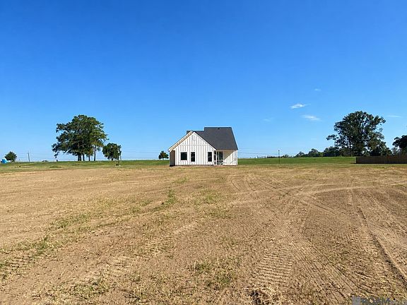 2nd image of 5481 Island Rd