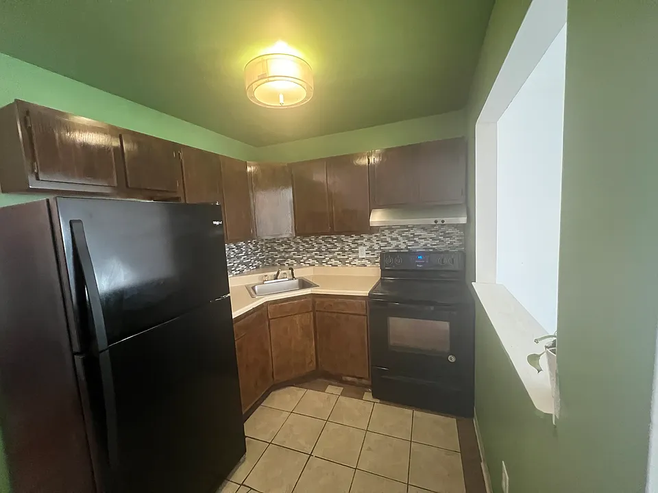 183 Livingston Ave #1