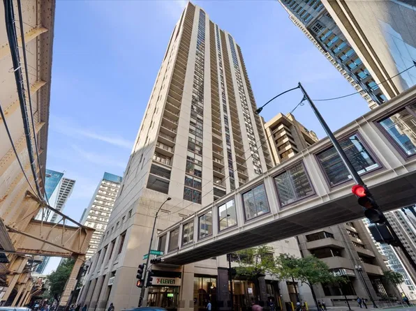 200 N Dearborn St Unit 4001, Chicago, IL 60601