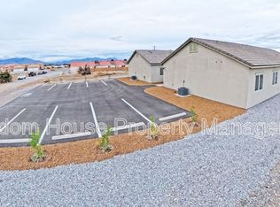 1340 E Arrowhead St #4, Pahrump, NV 89048