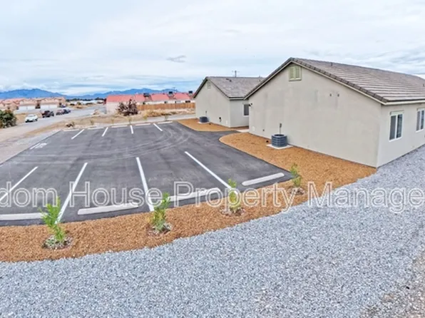 1340 E Arrowhead St #4, Pahrump, NV 89048