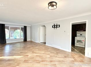 50 Langholm Dr #1, Toronto, ON M3M2R8