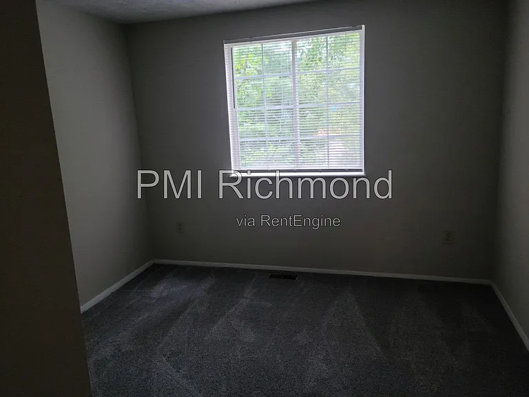 9623 Greenmeadow Cir — Photo 18