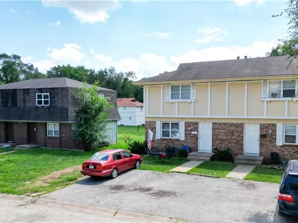 217 & 219 N Oak Dr, Belton, MO 64012