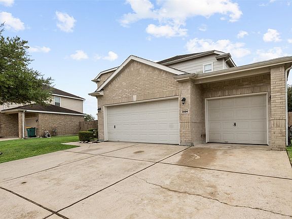 3rd image of 4104 Summer Ln