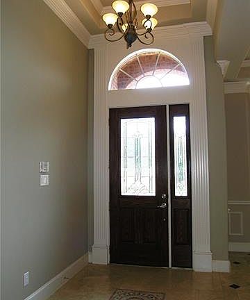 3rd image of 2704 Park Run Dr