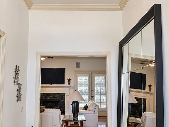 4th image of 9407 Winfield Pl