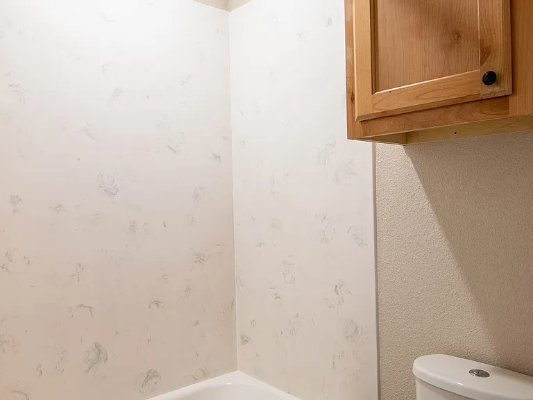 Creekside Apartments — Photo 20