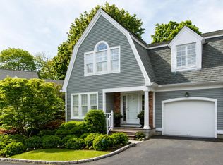 25 Lakeview Ave, New Canaan, CT 06840