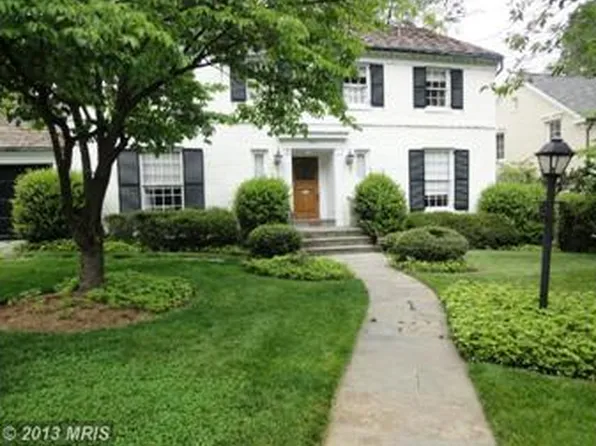5944 Searl Ter, Bethesda, MD 20816