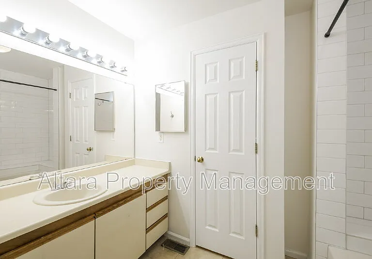 10041 E Mexico Ave — Photo 8