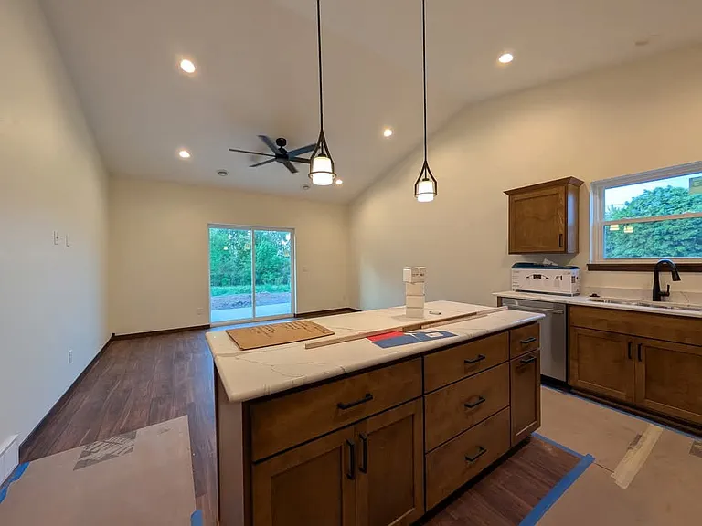 596 Millbrook Dr — Photo 5