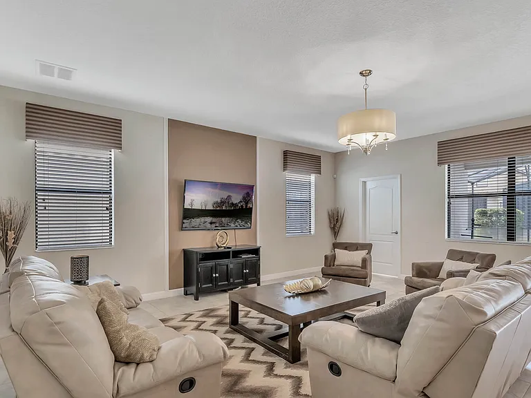 9028 Shadow Mountain St — Photo 4