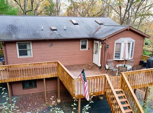 164 Oak Ridge Dr, Dingmans Ferry, PA 18328