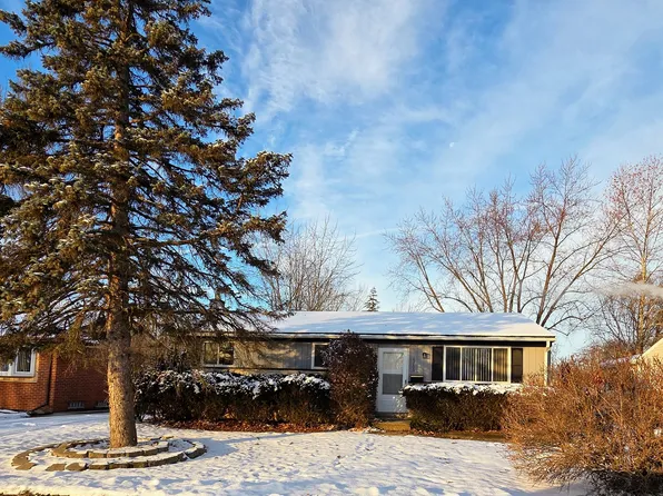 15700 Oakbrook St, Romulus, MI 48174