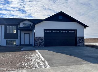 4625 12th St W, Dickinson, ND 58601