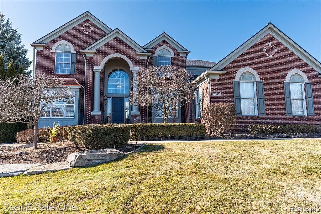 5942 Stonehaven Blvd, Rochester, MI 48306 | Zillow