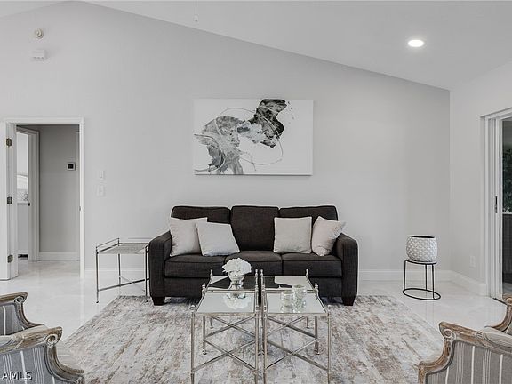 5th image of 12733 Maiden Cane Ln