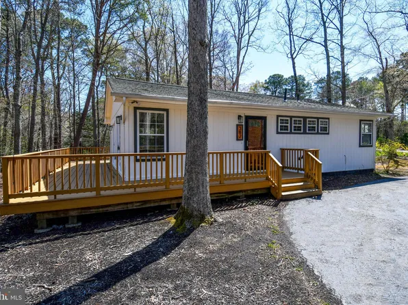 382 Longhorn Dr, Lusby, MD 20657