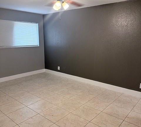 4th image of 212 NW 46th Ct #0