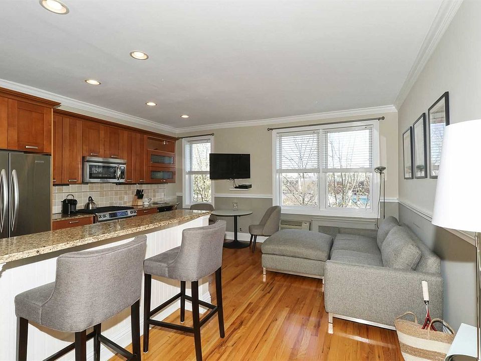 1st image of 111 7th St APT 408