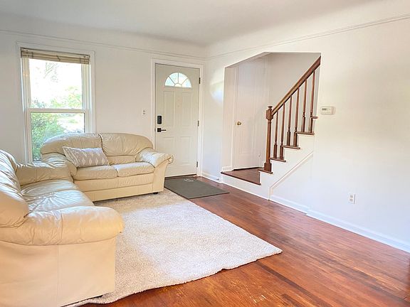 3rd image of 1305 E 4th St