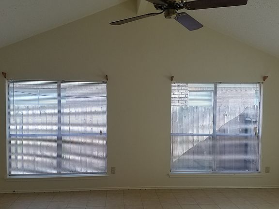 4th image of 5426 Starfield Dr