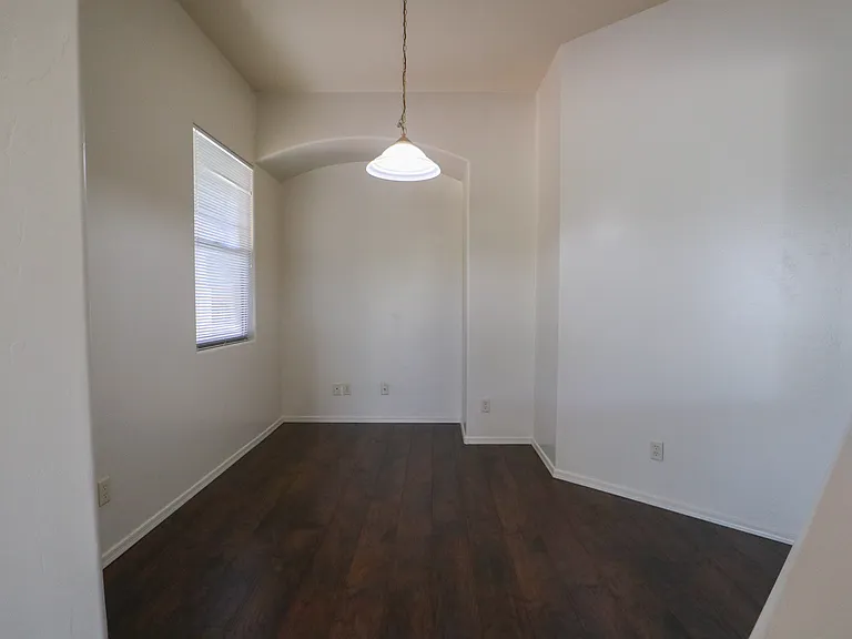 1022 W Blue Crest Dr — Photo 2