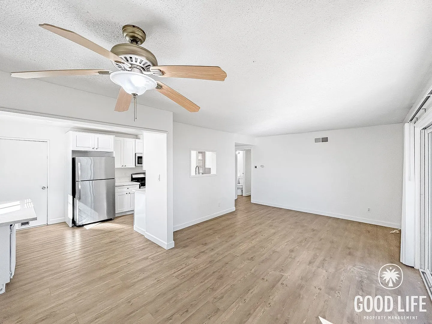 Sd: 3bd/2ba Single-Story Home In Clairemont W/ Large Backyard, Covered Patio & 2-Car Garage! — Photo 2