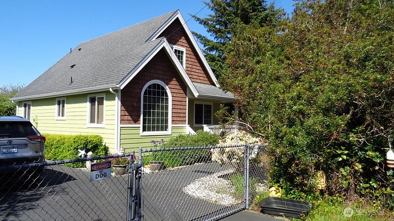 2nd image of 148 Wishkah Street SW