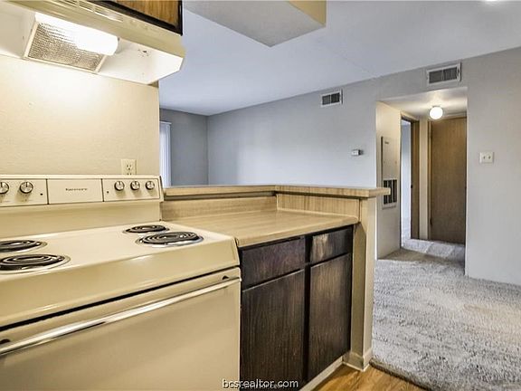 4th image of 904 University Oaks Blvd APT 30