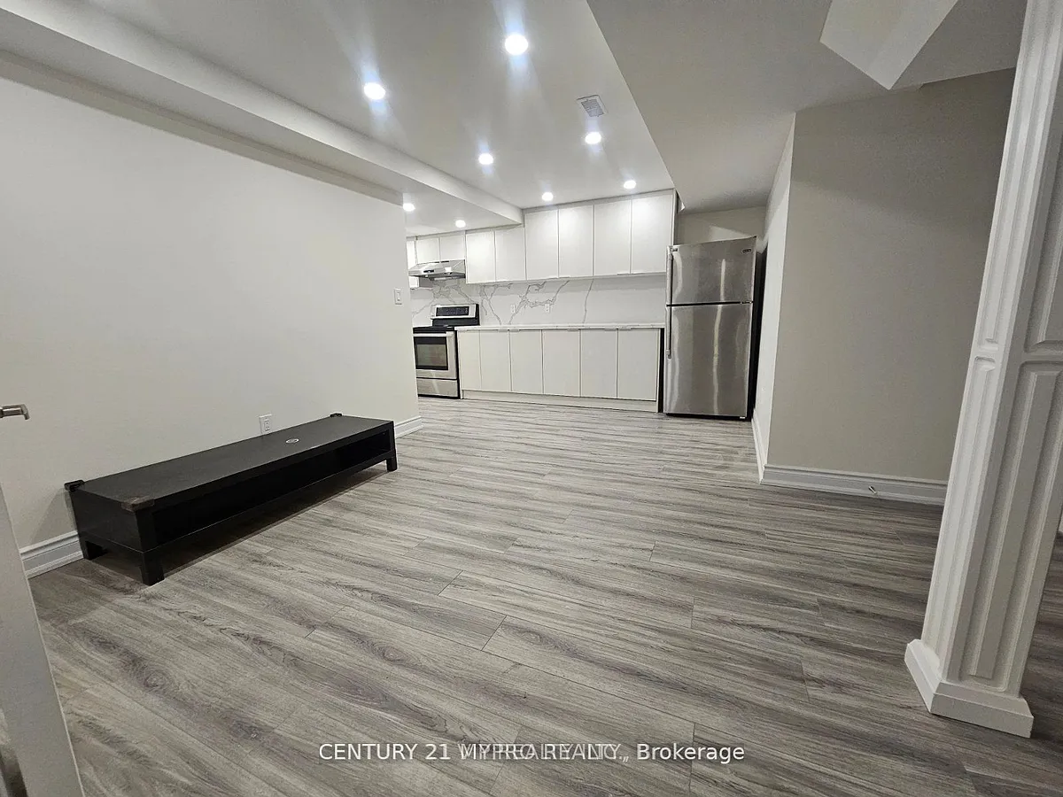 Building Photo - 25 Kentley St #BASEMENT