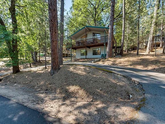 3rd image of 19523 Grizzly Cir