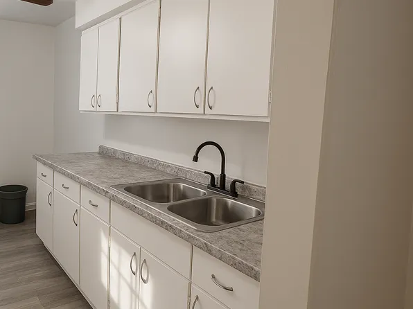 6036 Huron St, Taylor, MI 48180