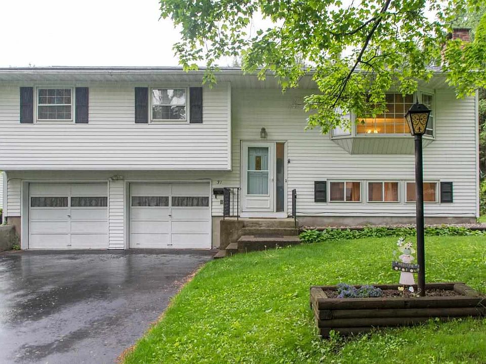 1st image of 31 Blue Hills Dr