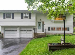 31 Blue Hills Dr, Saugerties, NY 12477